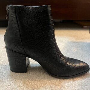 NWT Black Steve Madden Crocodile Ankle Boots/Booties | Size 6.5